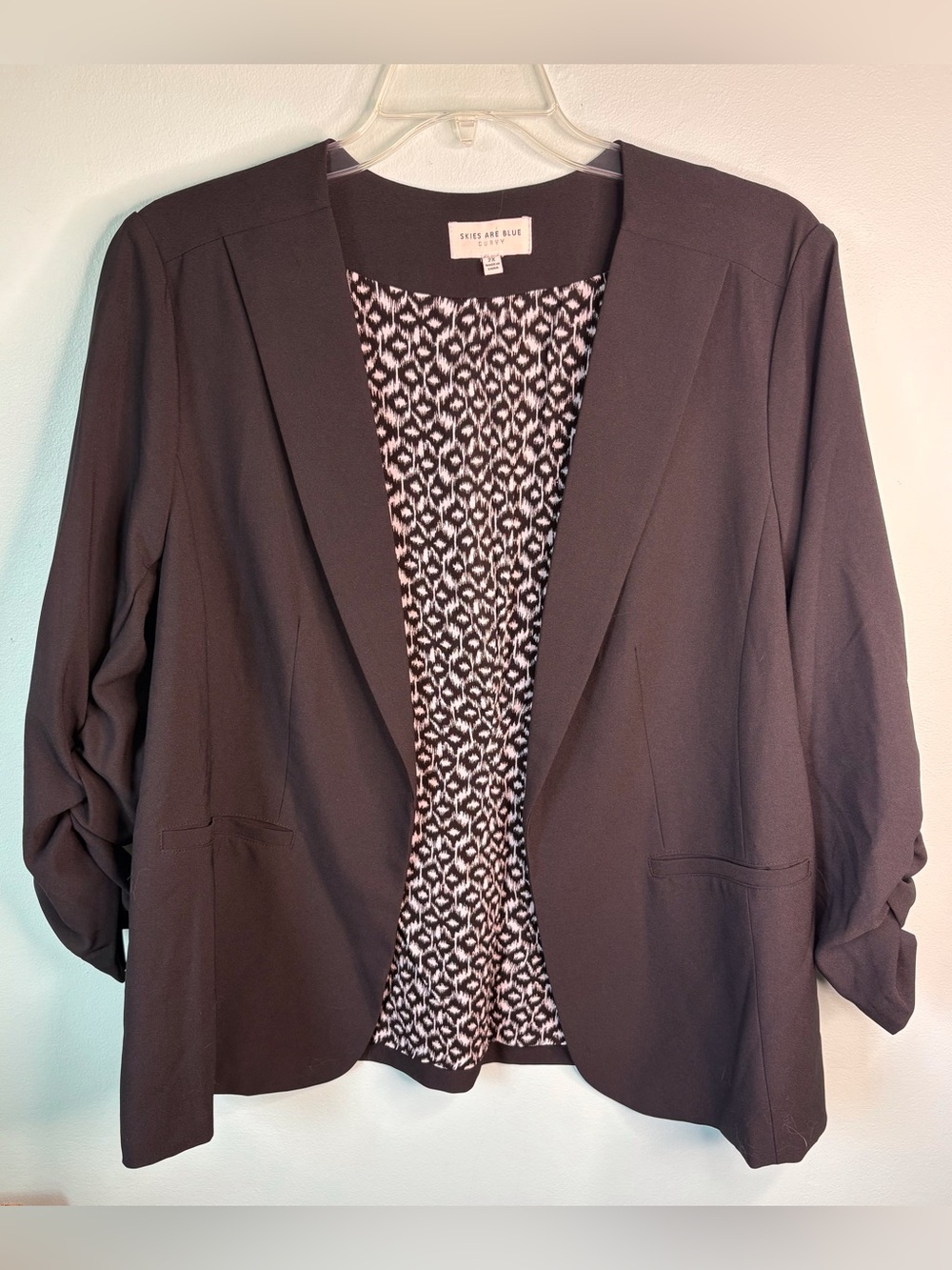 Skies Are Blue Curvy 2X Black Blazer